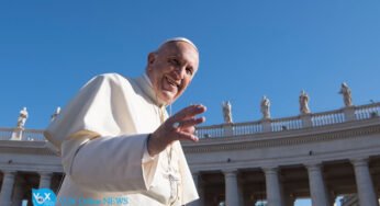 Pope at audience calls for attitude of attentive waiting