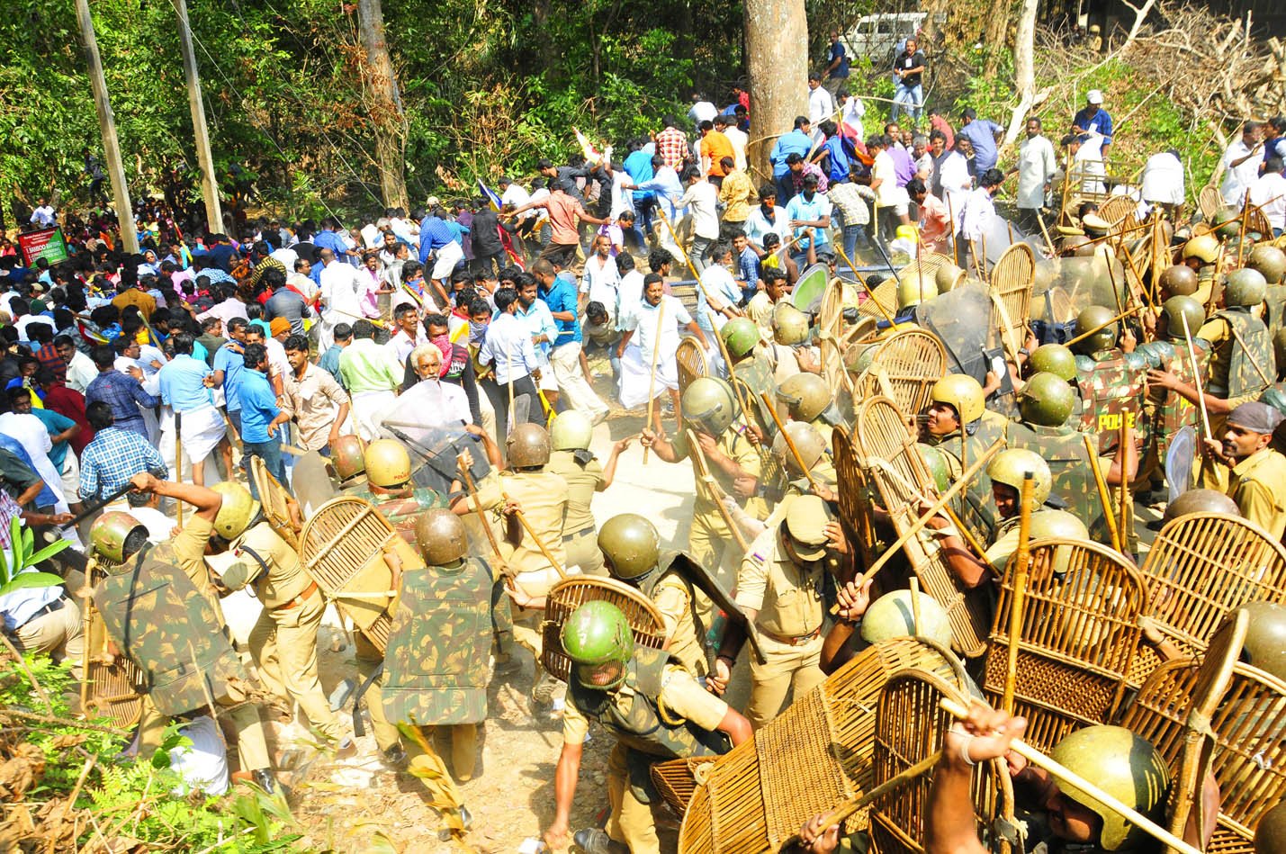 ബോണക്കാടിലും വതുരയിലും നടന്നത്‌ പോലീസിന്റെ താണ്ഡവം; പരിക്കേറ്റവരിൽ പലരും വയോധികർ