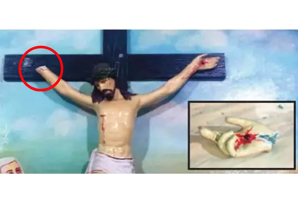അ​ൾ​ത്താ​ര​യി​ലെ ക്രൂ​ശി​ത​രൂ​പം മൂ​ന്നാം​ത​വ​ണ​യും ത​ക​ർ​ത്തു