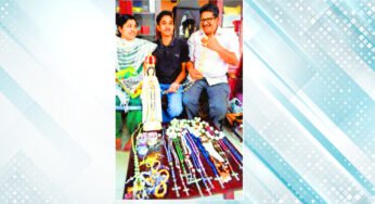 ജപമാലകൾ ശേഖരിച്ച് സാബു കെയ്റ്റർ റെക്കോർഡ് ബുക്കിൽ