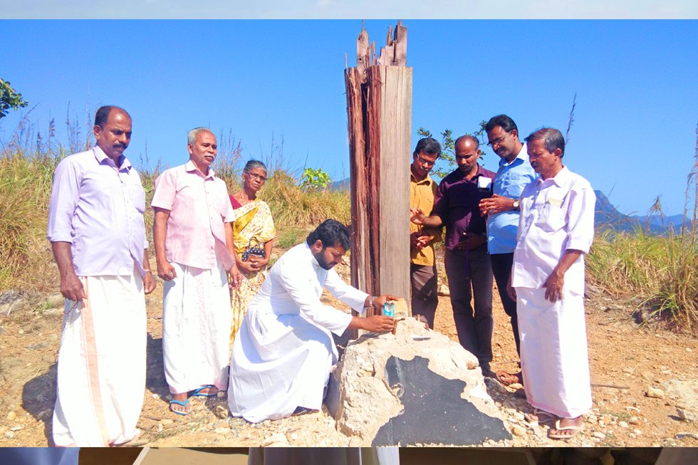 ബോണക്കാട്‌ കുരിശുമലയിൽ മാസാദ്യ വെളളി പ്രാർത്ഥന നടത്തി വിശ്വാസികൾ