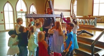 കുഞ്ഞുങ്ങളുടെ കുരിശിന്റെ വഴി