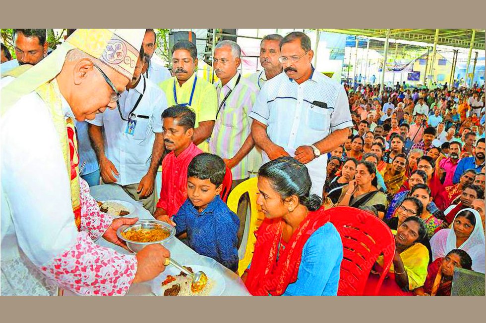 കണ്ണമാലി പള്ളി തിരുനാൾ; നേർച്ചസദ്യയിൽ പങ്കുകൊണ്ട് ആയിരങ്ങൾ
