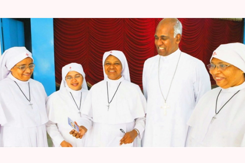 സ്ഥാ​​​പ​​​ക​​​ന്‍റെ സു​​​കൃ​​​ത​​​ങ്ങ​​​ൾ പ്രാ​​​ർ​​​ഥ​​​ന​​​ക​​​ളാ​​​ക്കി എ​​​സ്.ഡി. സ​​​ന്യാ​​​സി​​​നീ സ​​​മൂ​​​ഹം