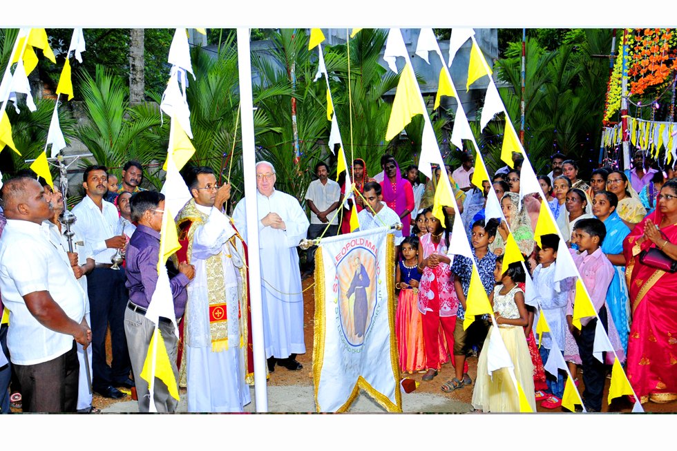ഈഴക്കോട്‌ സെന്റ്‌ ലിയോ പോൾഡ്‌ ദേവാലയ തിരുനാളിന്‌ ഭക്‌തി നിർഭരമായ തുടക്കം