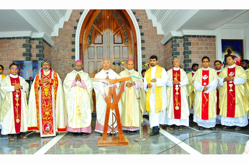 പ്രാര്‍ഥനാ ഗീതങ്ങളാല്‍ മുഖരിതം; മരിയാപുരം കര്‍മ്മലമാതാ ദേവാലയം ആശീര്‍വദിച്ചു