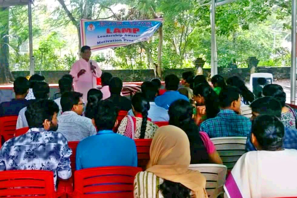 “ലാംപ് കോഴ്‌സ്”ൽ എഫ്.എം. ലാസറിന്റെ സെമിനാർ