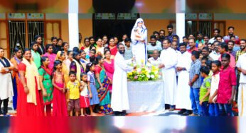 മദര്‍ തെരേസാ തിരുസ്വരൂപം തിരുപുറത്ത് എത്തിച്ചു. ആശീര്‍വദം ഇന്ന്
