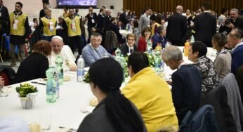 പാവപ്പെട്ടവര്‍ക്കായുള്ള ലോകദിനാചരണത്തിന് പാപ്പായുടെ ഉച്ചഭക്ഷണം പാവപ്പെട്ടവരോടൊത്ത്