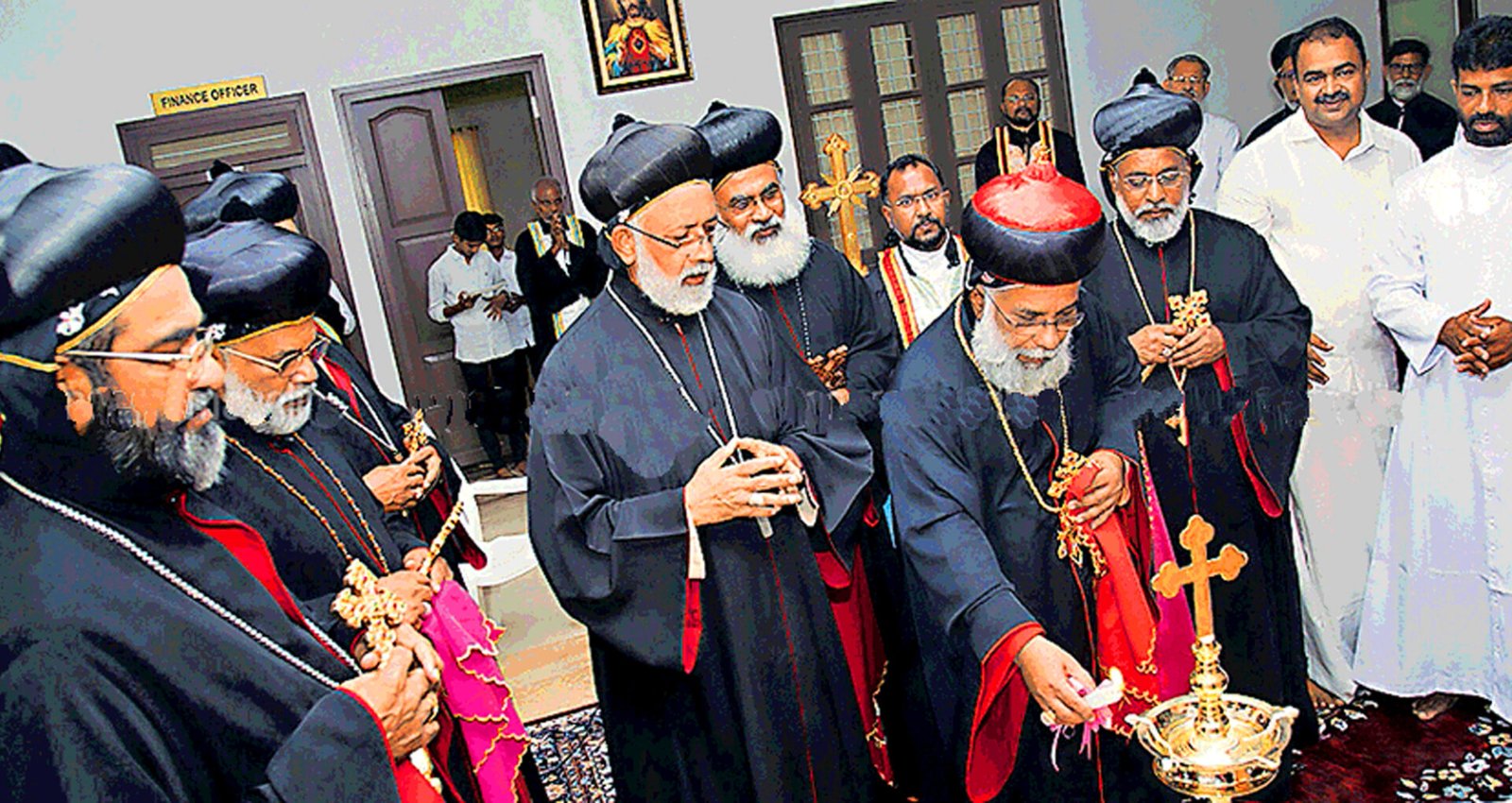 മലങ്കര സഭയുടെ മൂവാറ്റുപുഴ ഭദ്രാസന കാര്യാലയം ആശീര്‍വദിച്ചു