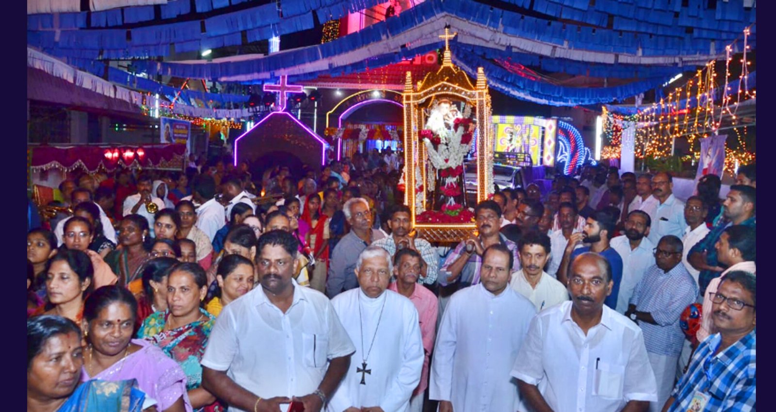 മൂന്നാം പീടിക വിശുദ്ധ അന്തോനീസിന്റെ തിരുനാൾ ആഘോഷമായ സമാപ്തിയിലേയ്ക്ക്; തിരുസ്വരൂപ പ്രദിക്ഷിണം ഭക്തിസാന്ദ്രം