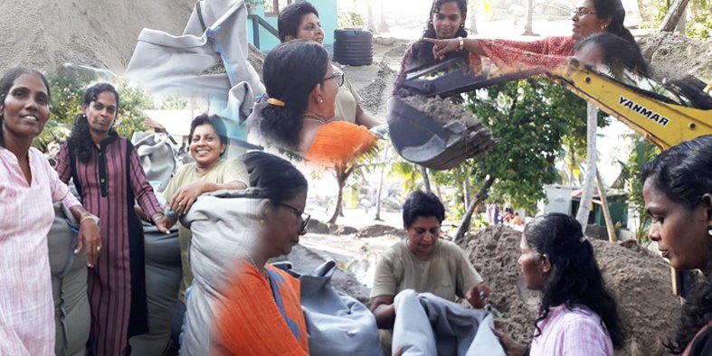 ചെല്ലാനത്ത് താല്കാലിക കടൽഭിത്തി നിർമ്മാണത്തിന് മണൽചാക്ക് നിറയ്ക്കലിൽ പങ്കുചേർന്ന് കെ.എൽ.സി.ഡബ്ല്യു.എ. സംസ്ഥാന സമിതി