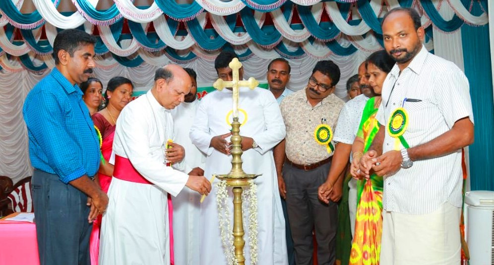 എളിമയുടെ പ്രതീകങ്ങളാകണം അധ്യാപകര്‍; ബിഷപ്പ്‌ ഡോ.വിന്‍സെന്റ്‌ സാമുവല്‍