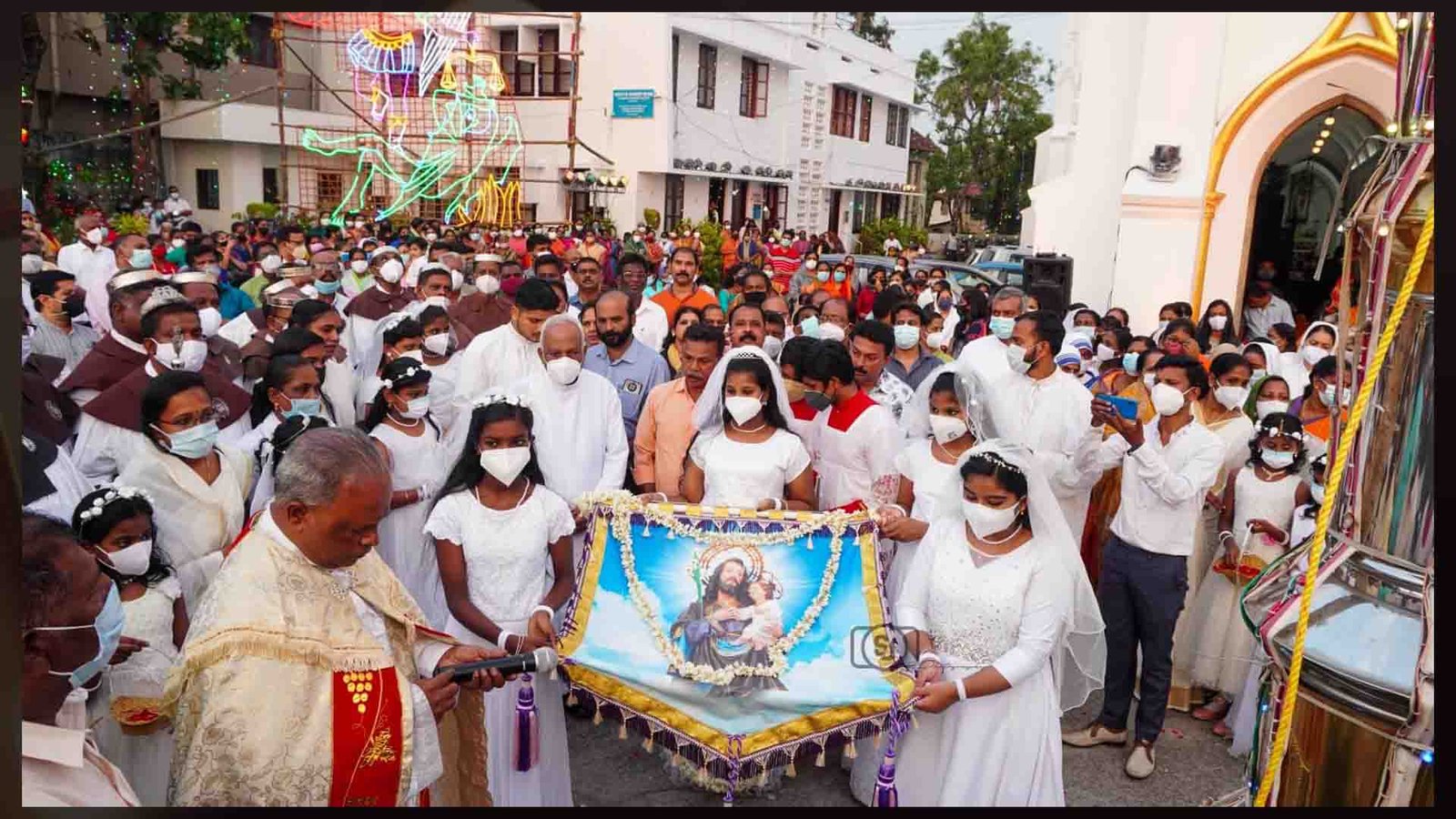 പാളയം കത്തീഡ്രല്‍ തിരുനാളിന് ഭക്തി സാന്ദ്രമായ തുടക്കം