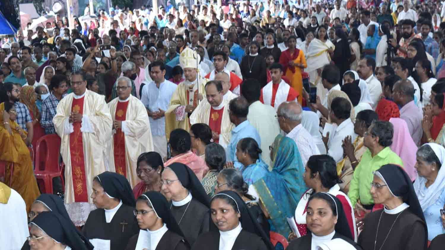 ദേശീയ തീർത്ഥാടന കേന്ദ്രമായ പരിശുദ്ധ വല്ലാർപാടത്തമ്മയുടെ തിരുനാൾ സമാപിച്ചു