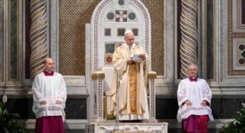 റോമിലെ വിശുദ്ധ ജോണ്‍ ലാറ്ററന്‍ ബസലിക്കയുടെ പ്രതിഷ്ഠാ ദിനത്തില്‍ ദുവ്യബലി അര്‍പ്പിച്ച് പ്രാര്‍ഥിച്ച് ലിയോ പാപ്പ